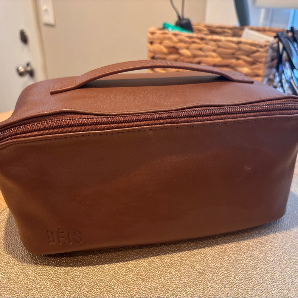 Beis essential toiletry kit